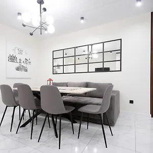 Luxury Nest Center Апартаменты